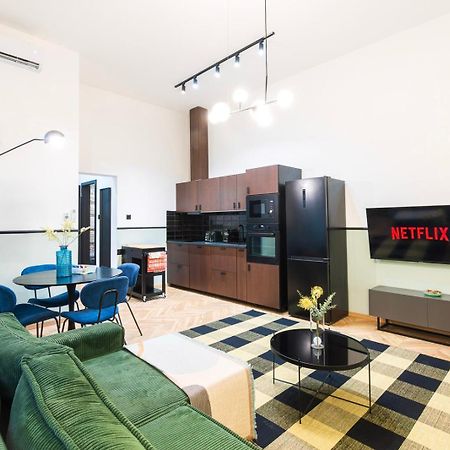 Luxury Peaceful Apartment By The St Stephen'S Basilica Budapest Exterior photo