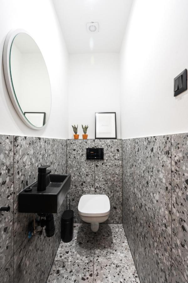 Luxury Peaceful Apartment By The St Stephen'S Basilica Budapest Exterior photo