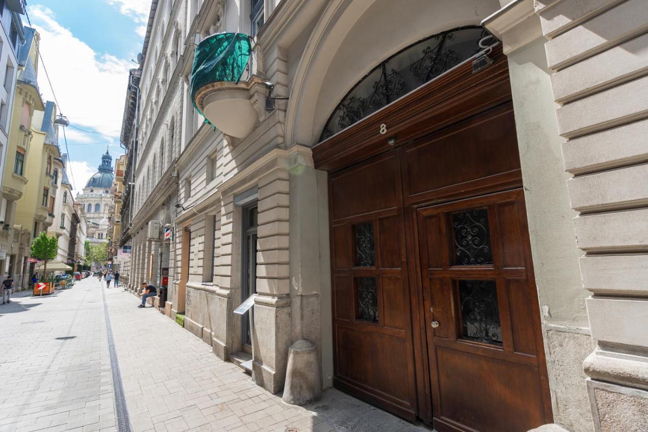 Luxury Peaceful Apartment By The St Stephen'S Basilica Budapest Exterior photo
