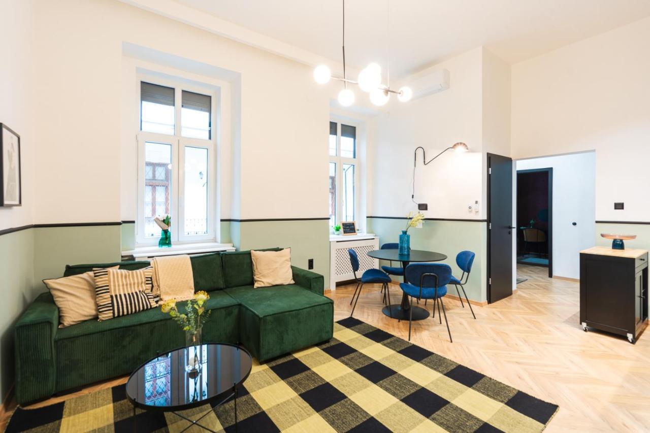 Luxury Peaceful Apartment By The St Stephen'S Basilica Budapest Exterior photo