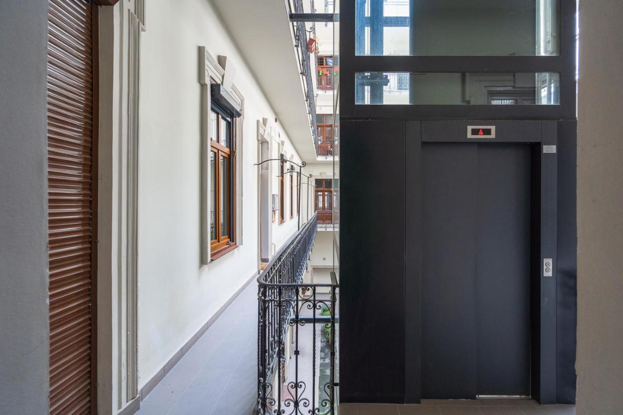 Luxury Peaceful Apartment By The St Stephen'S Basilica Budapest Exterior photo